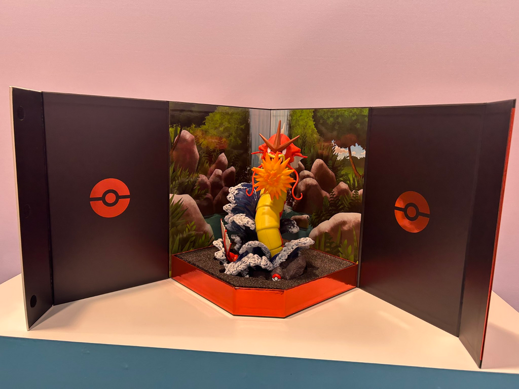 Pokemon Shiny Gyarados Deluxe Figure